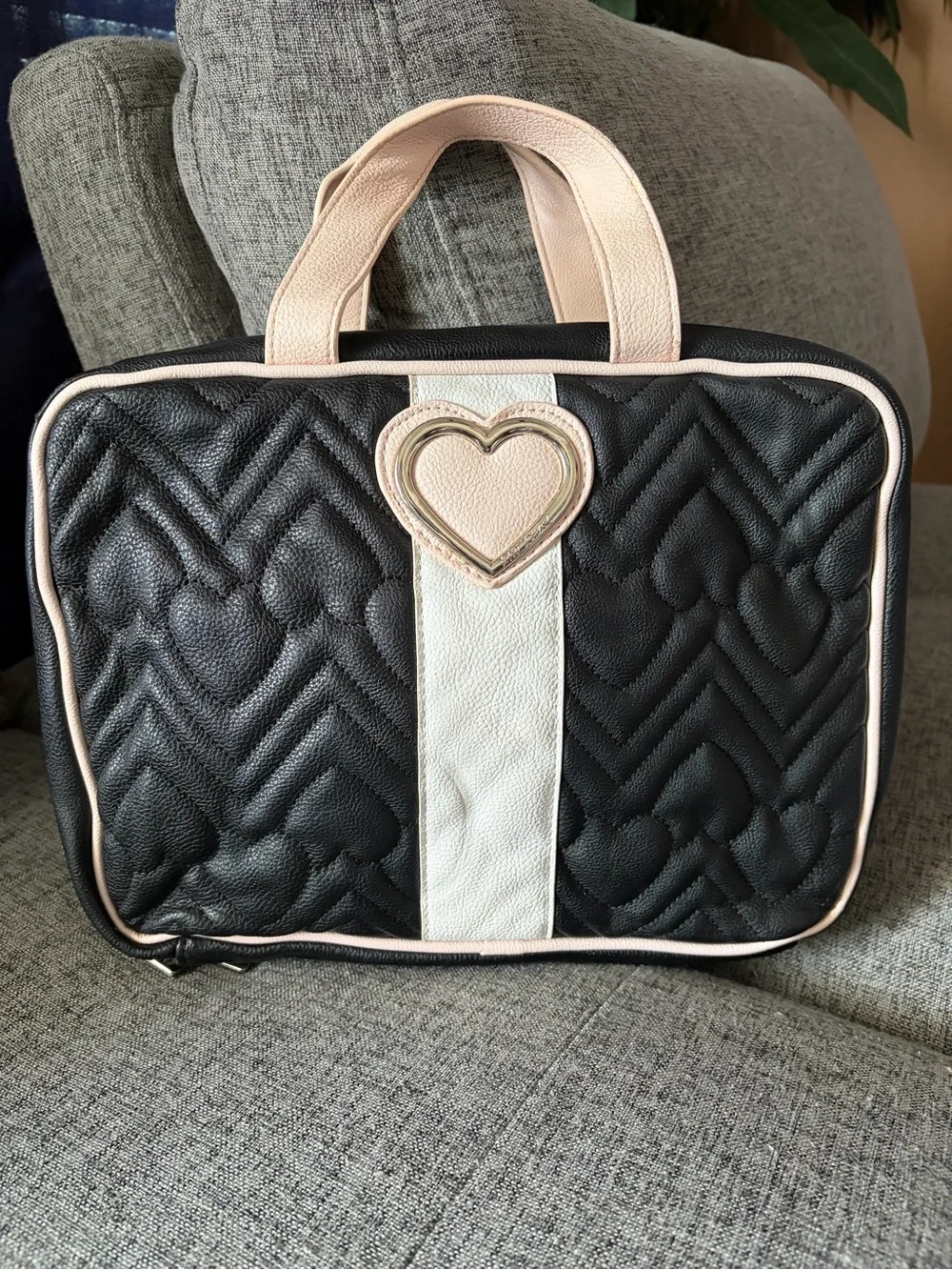 Betsey Johnson Black Quilted Heart Cosmetic Travel Organizer Case